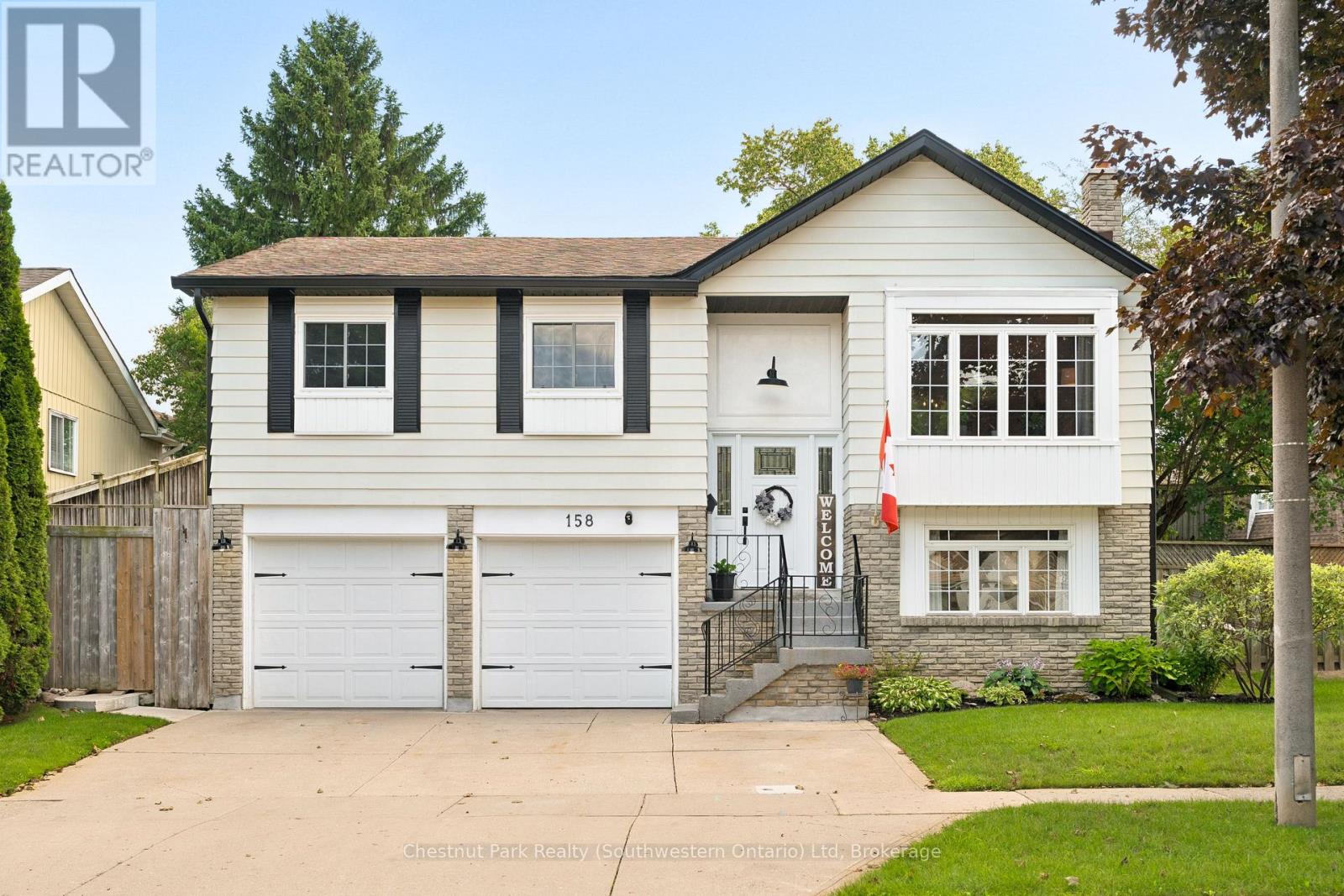 158 AUTUMN HILL CRESCENT, Kitchener, Ontario