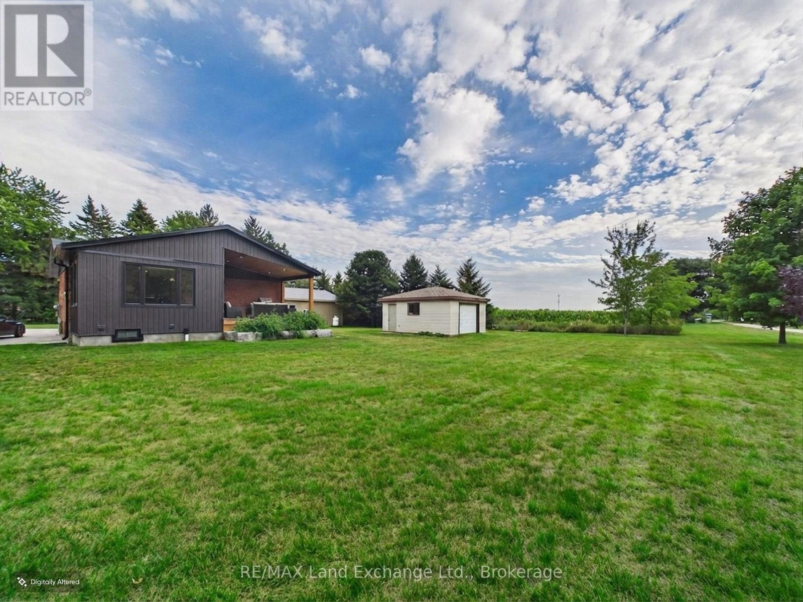 2 Park Street, Huron-Kinloss, Ontario  N0G 2R0 - Photo 2 - X13695128