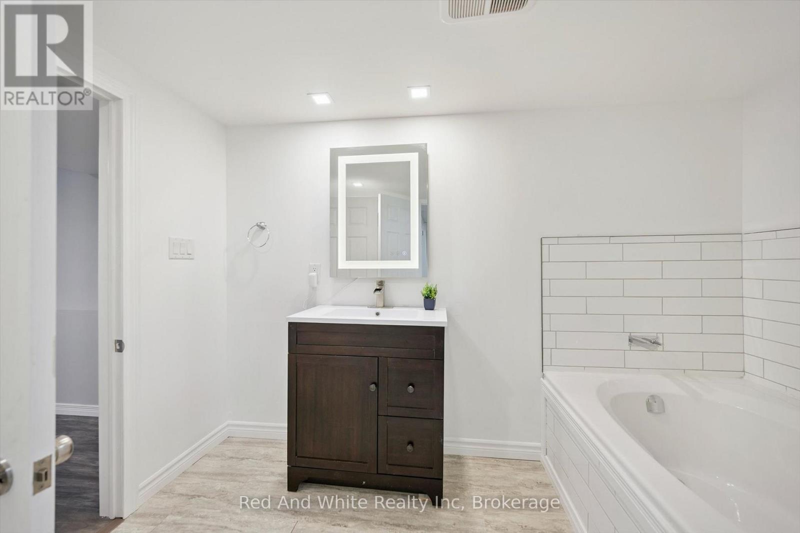 131 Norfolk Avenue, Cambridge, Ontario  N1R 3V3 - Photo 24 - X13695184