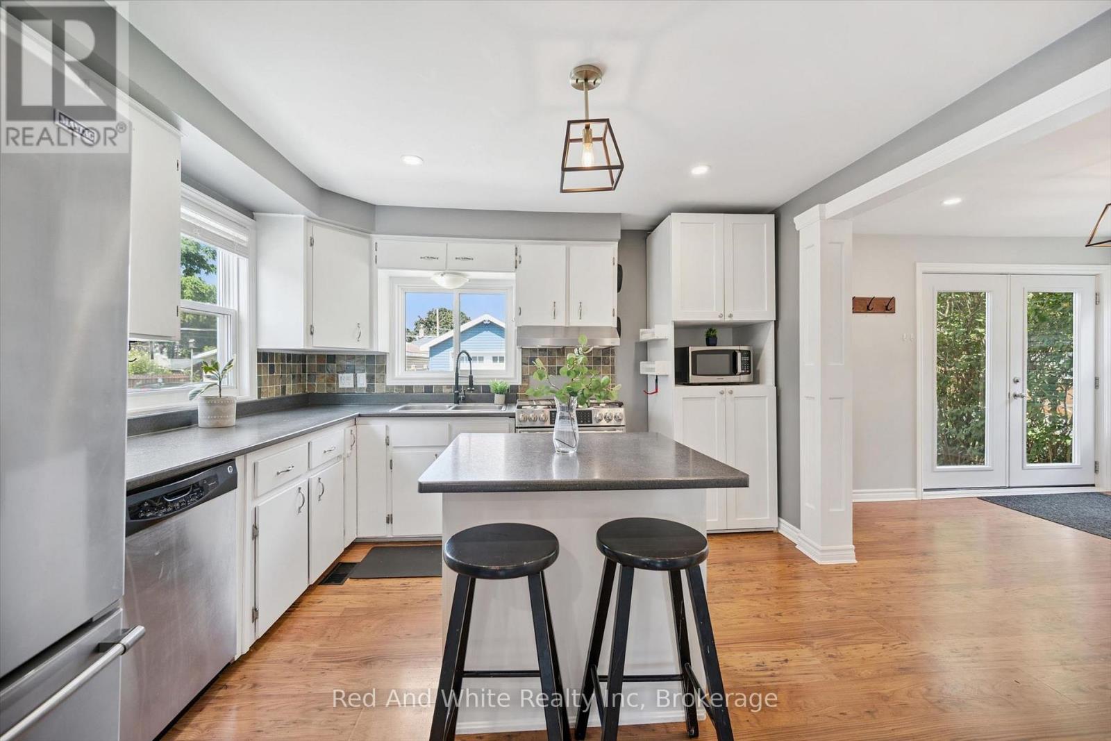131 Norfolk Avenue, Cambridge, Ontario  N1R 3V3 - Photo 7 - X13695184
