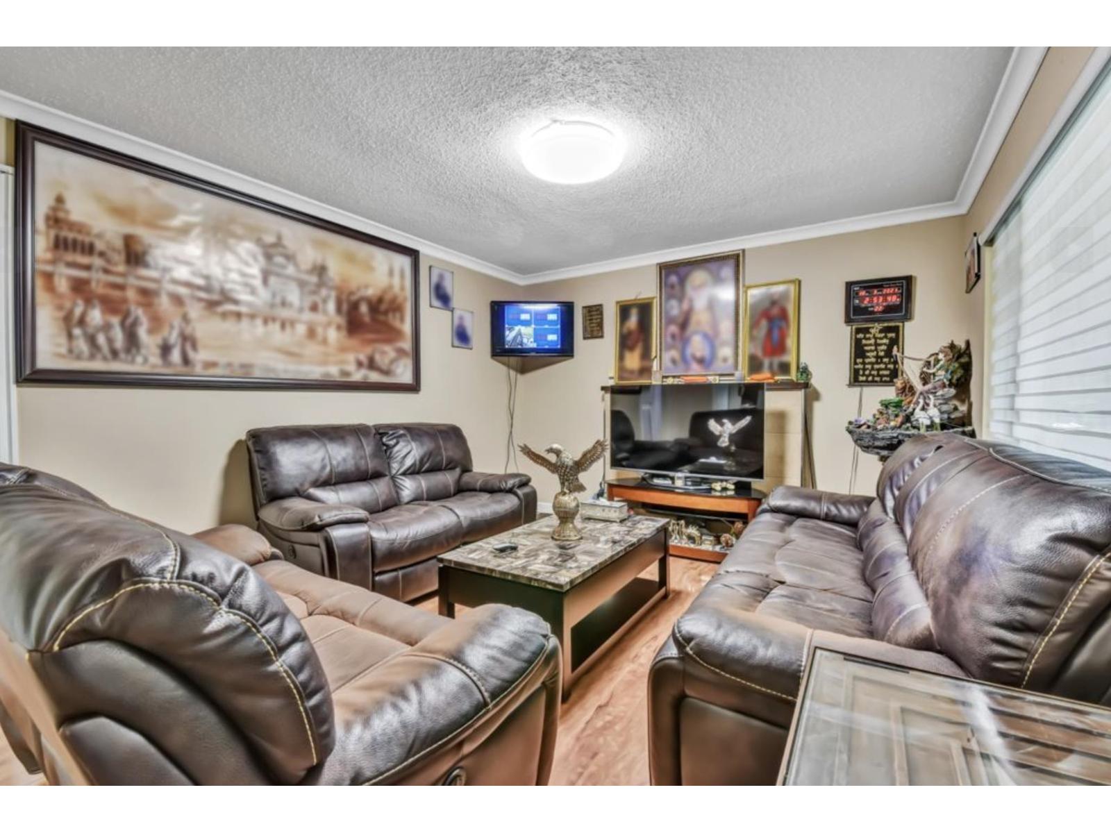 12215 85a Avenue, Surrey, British Columbia  V3W 6G8 - Photo 2 - R3157033