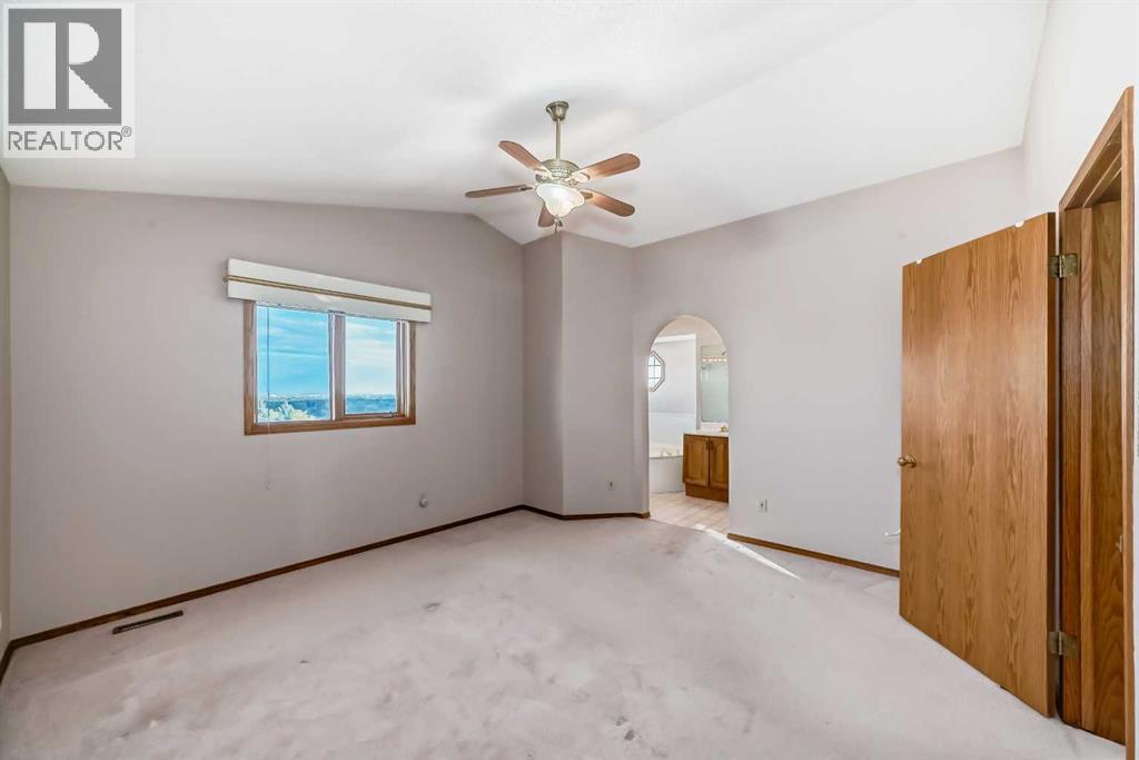 183 Christie Park Hill SW, Calgary, Alberta  T3H 2V5 - Photo 10 - A2327273