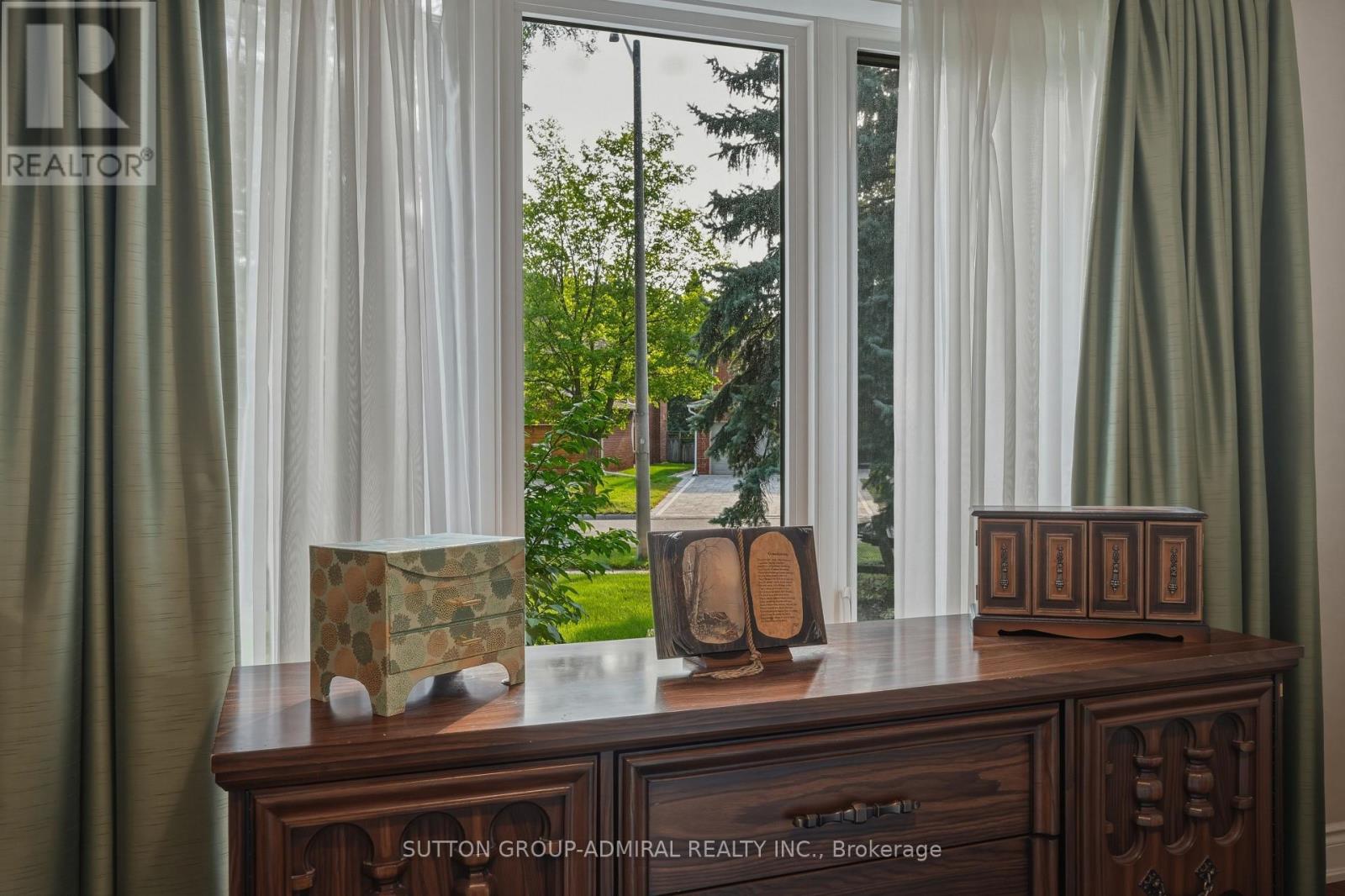 90 Brillinger Street, Richmond Hill (North Richvale), Ontario  L4C 8Y3 - Photo 19 - N13695022