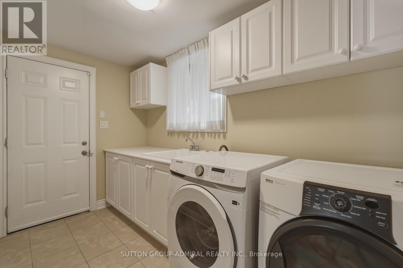 90 Brillinger Street, Richmond Hill (North Richvale), Ontario  L4C 8Y3 - Photo 20 - N13695022