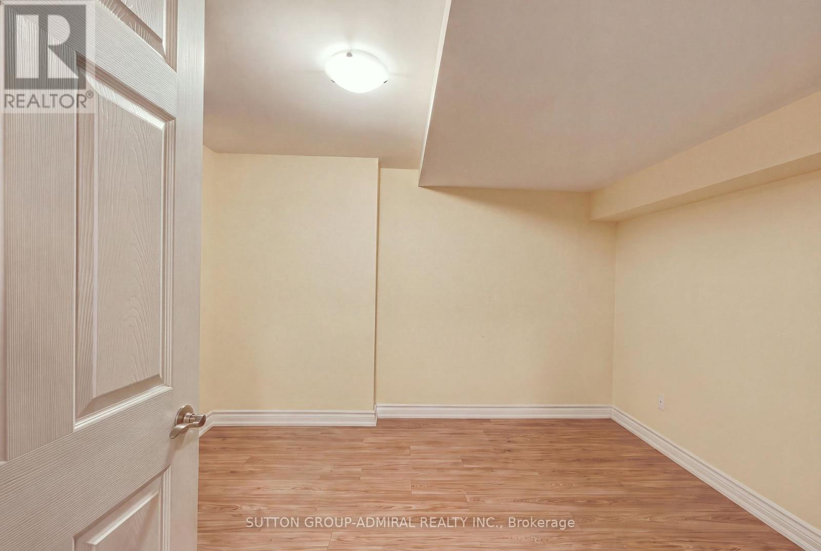 90 Brillinger Street, Richmond Hill (North Richvale), Ontario  L4C 8Y3 - Photo 35 - N13695022