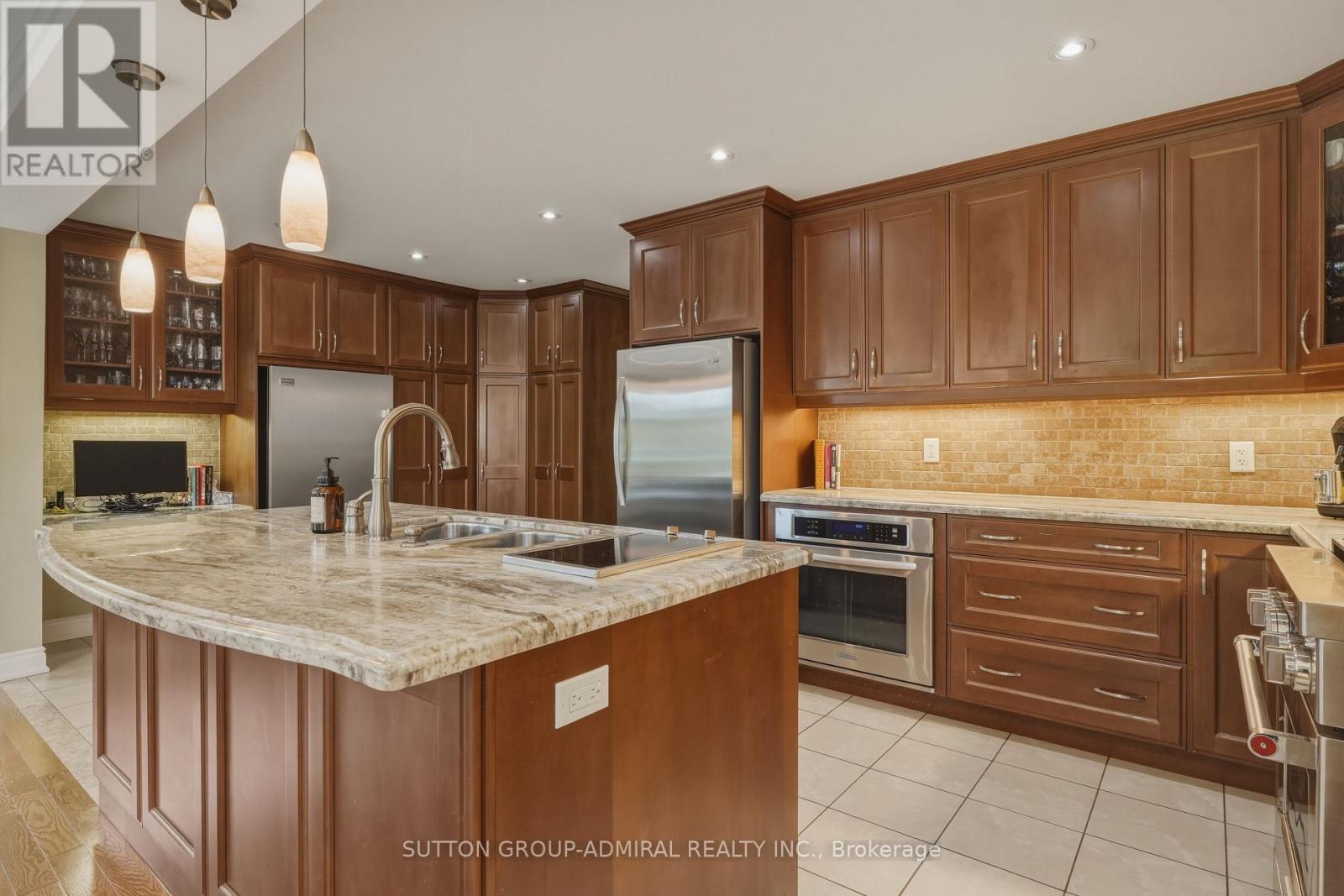 90 Brillinger Street, Richmond Hill (North Richvale), Ontario  L4C 8Y3 - Photo 7 - N13695022
