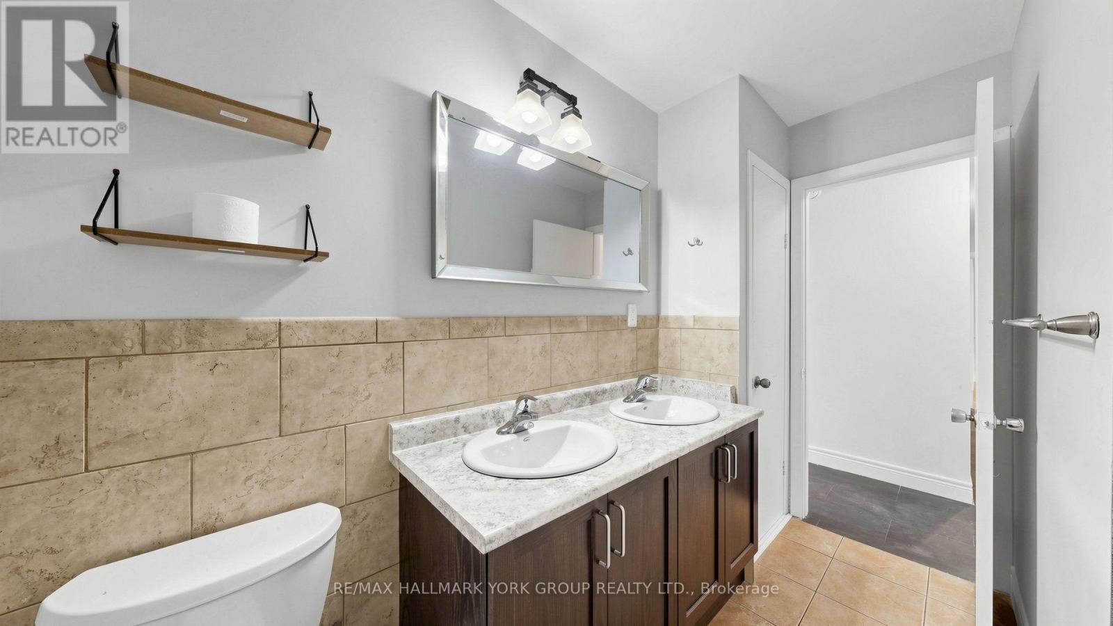 18995 Leslie Street, East Gwillimbury (Sharon), Ontario  L0G 1V0 - Photo 45 - N13695110