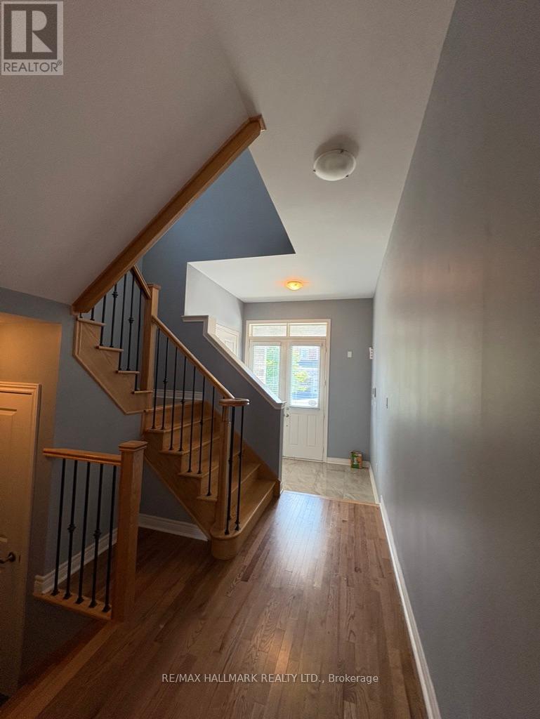 163 Inverness Way, Bradford West Gwillimbury (Bradford), Ontario  L3Z 0W6 - Photo 3 - N13695112