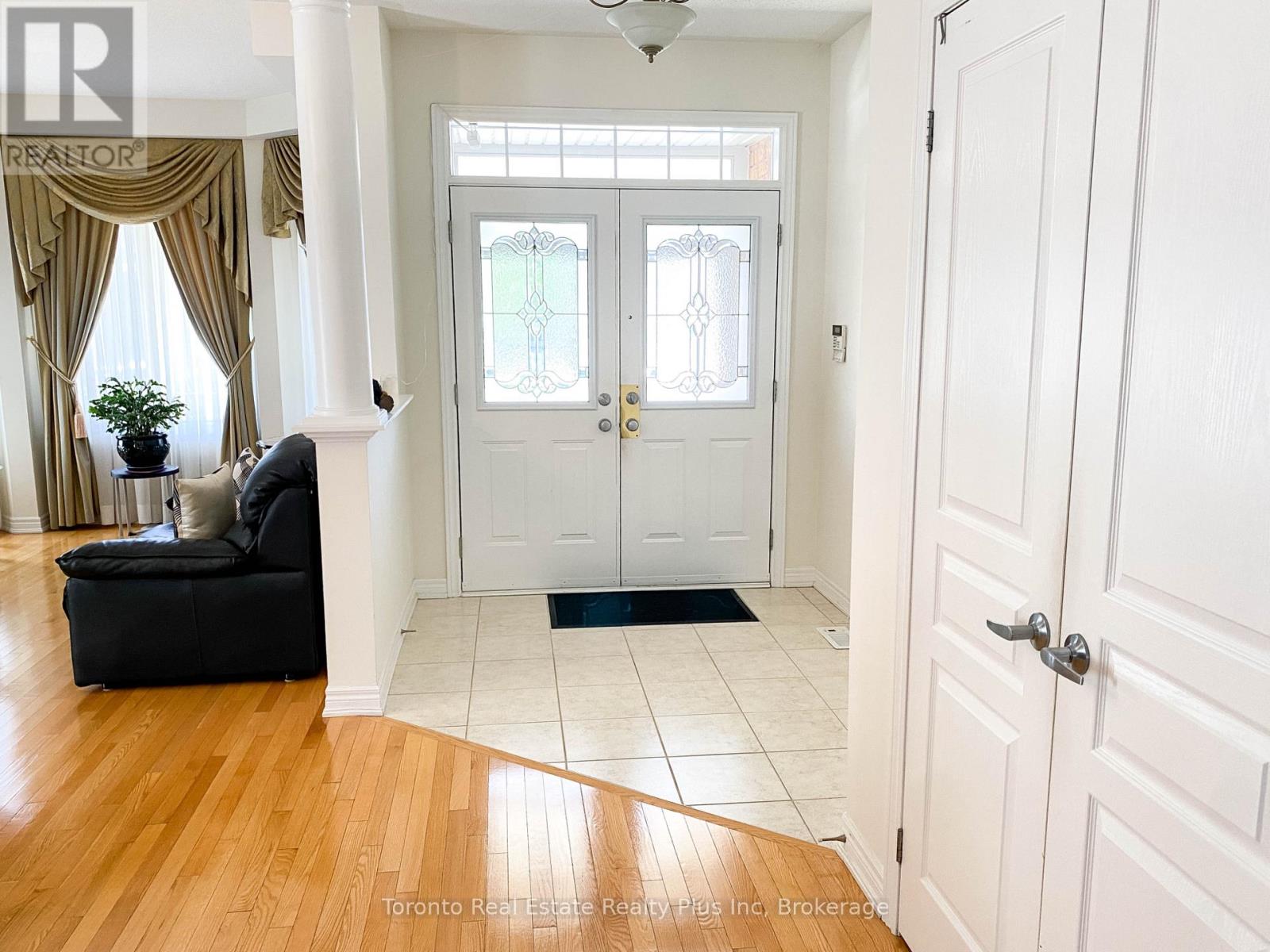 7 Braehead Drive, Richmond Hill, Ontario  L4E 0B5 - Photo 12 - N13695154