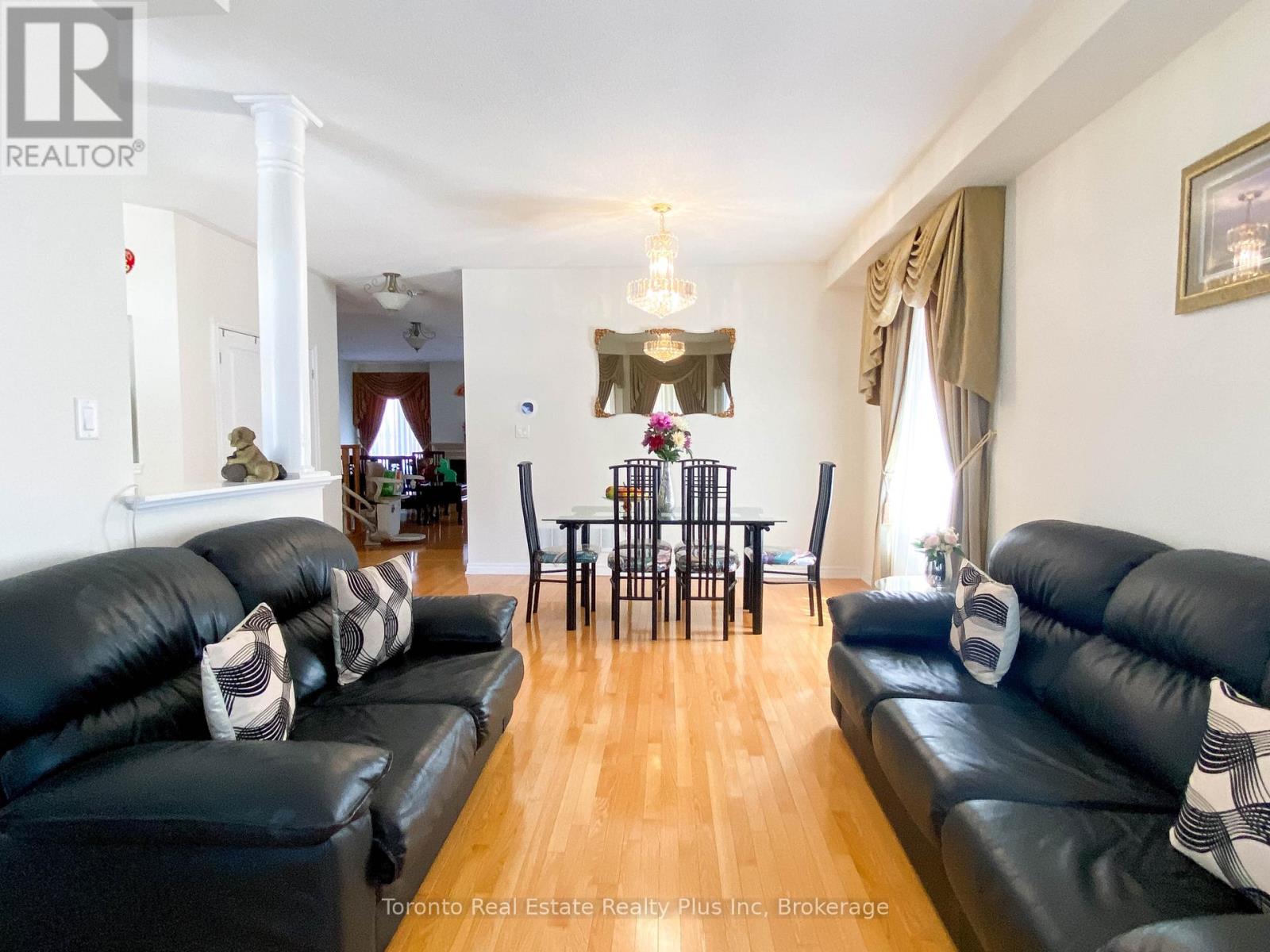 7 Braehead Drive, Richmond Hill, Ontario  L4E 0B5 - Photo 14 - N13695154