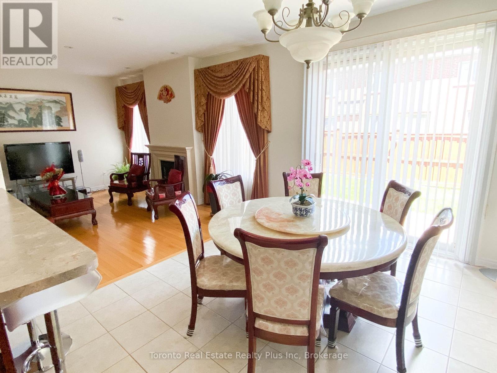 7 Braehead Drive, Richmond Hill, Ontario  L4E 0B5 - Photo 18 - N13695154