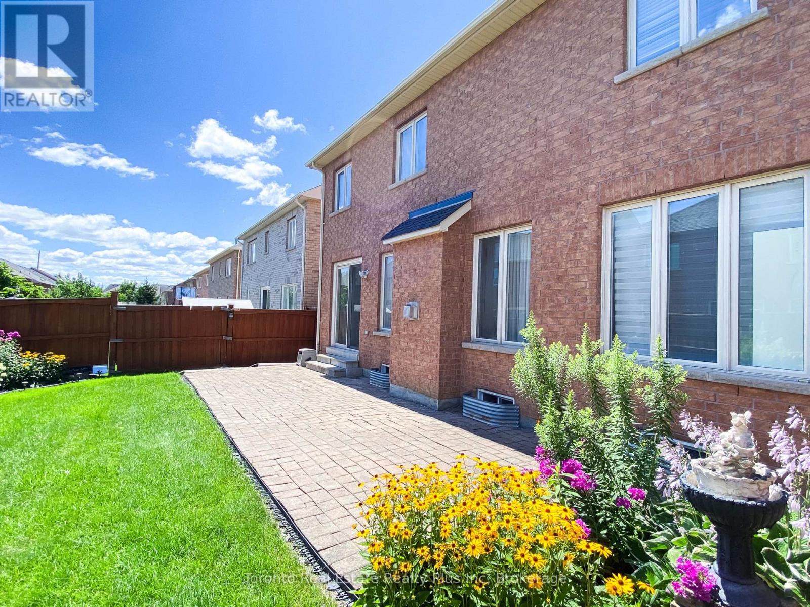 7 Braehead Drive, Richmond Hill, Ontario  L4E 0B5 - Photo 41 - N13695154