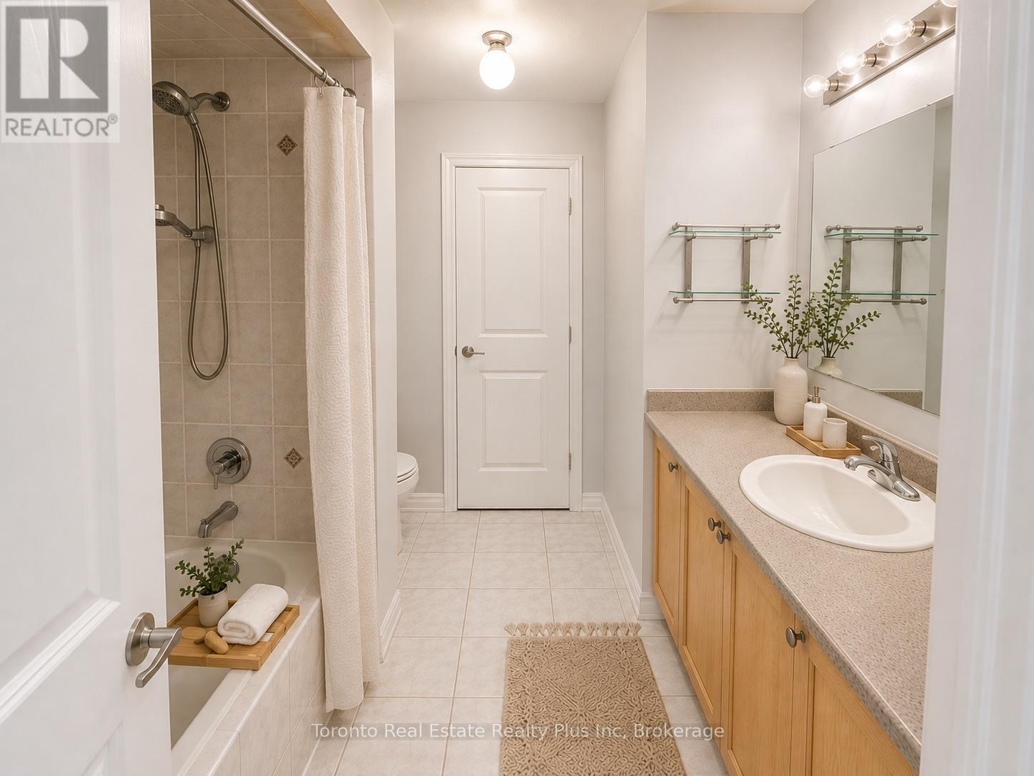 7 Braehead Drive, Richmond Hill, Ontario  L4E 0B5 - Photo 8 - N13695154