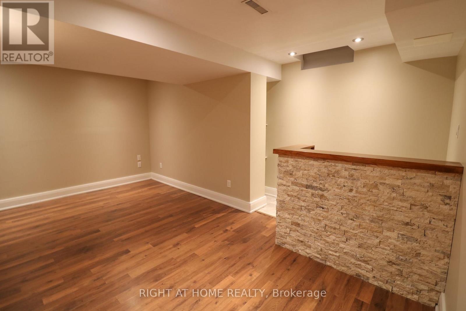 497 Ainsworth Drive E, Newmarket, Ontario  L3Y 8R6 - Photo 17 - N13695156