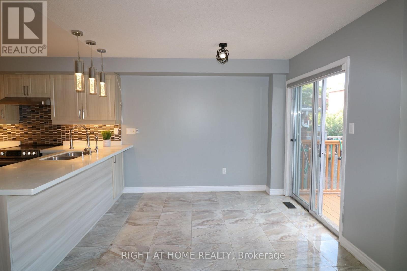497 Ainsworth Drive E, Newmarket, Ontario  L3Y 8R6 - Photo 7 - N13695156