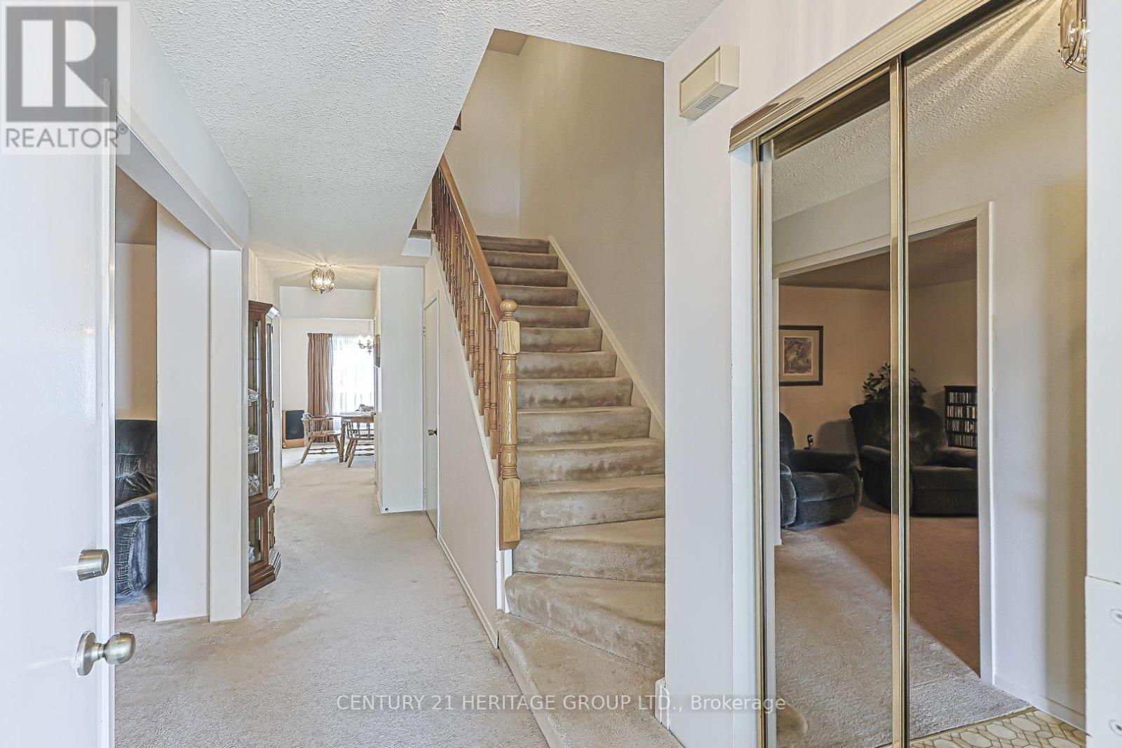 10 Woodhall Road, Markham, Ontario  L3S 1N9 - Photo 3 - N13695186