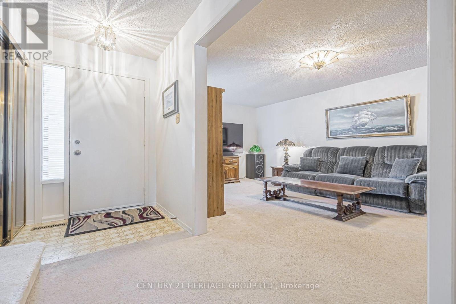 10 Woodhall Road, Markham, Ontario  L3S 1N9 - Photo 4 - N13695186