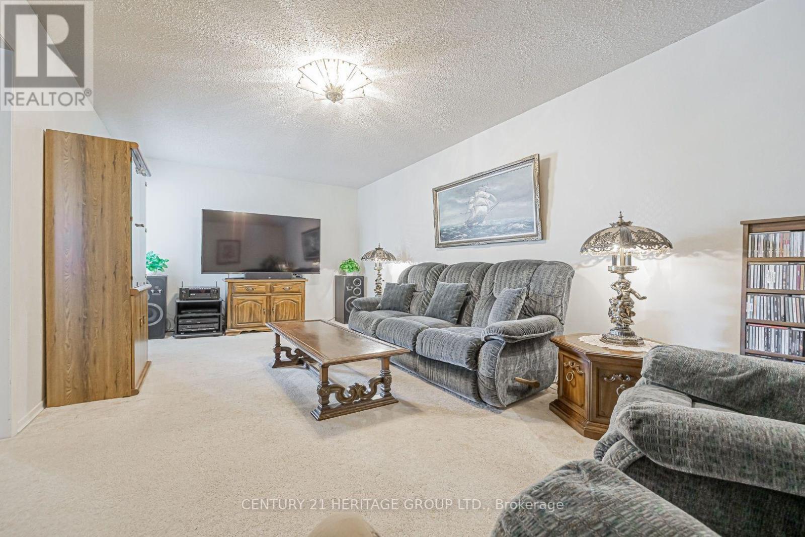 10 Woodhall Road, Markham, Ontario  L3S 1N9 - Photo 6 - N13695186