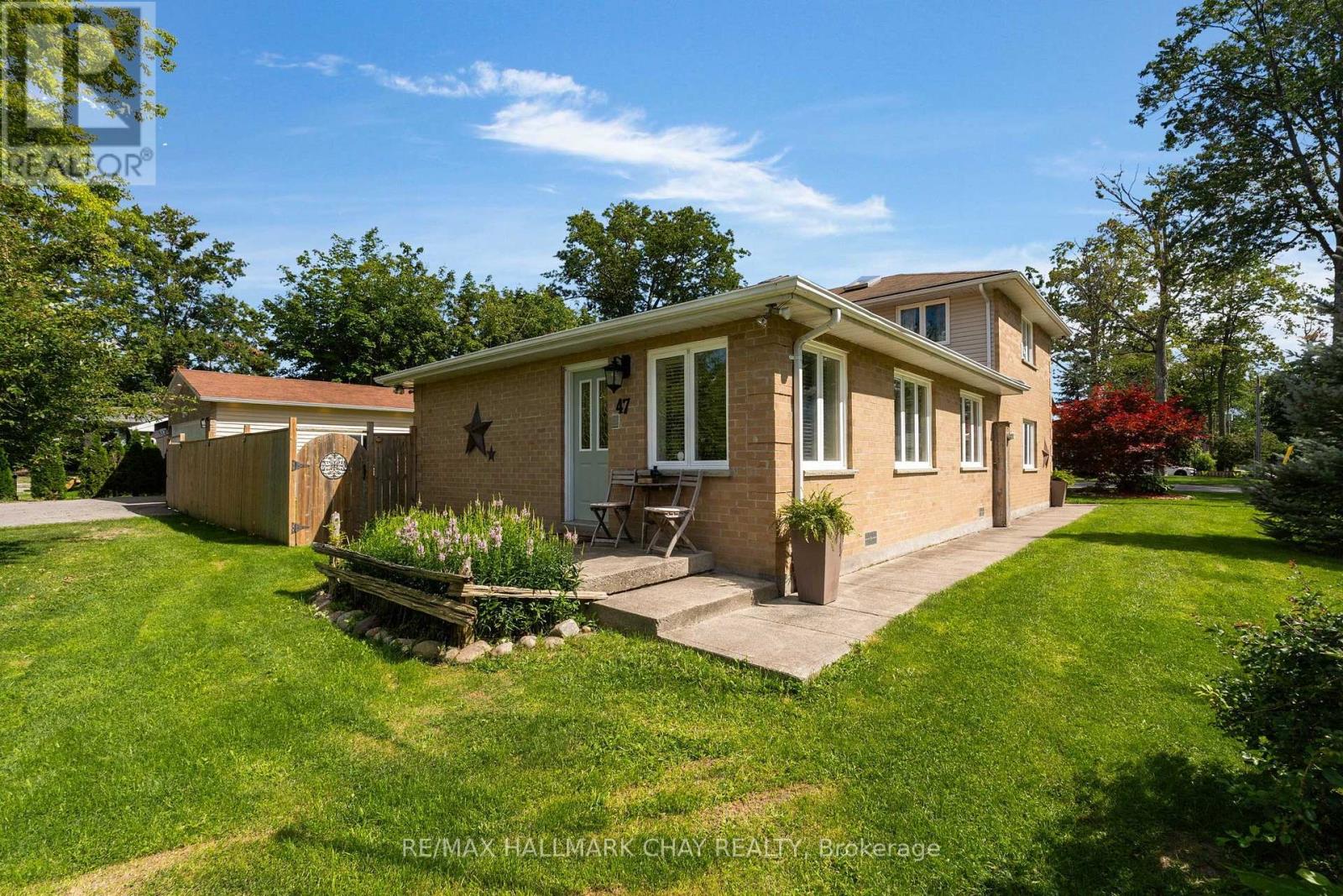 47 Lakeside Drive, Innisfil, Ontario  L9S 2T8 - Photo 2 - N13695248