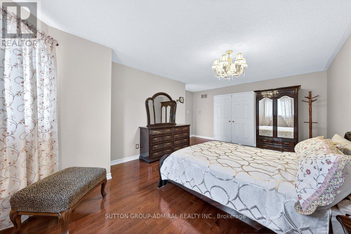 126 Redondo Drive E, Vaughan, Ontario  L4J 7S5 - Photo 17 - N13695262