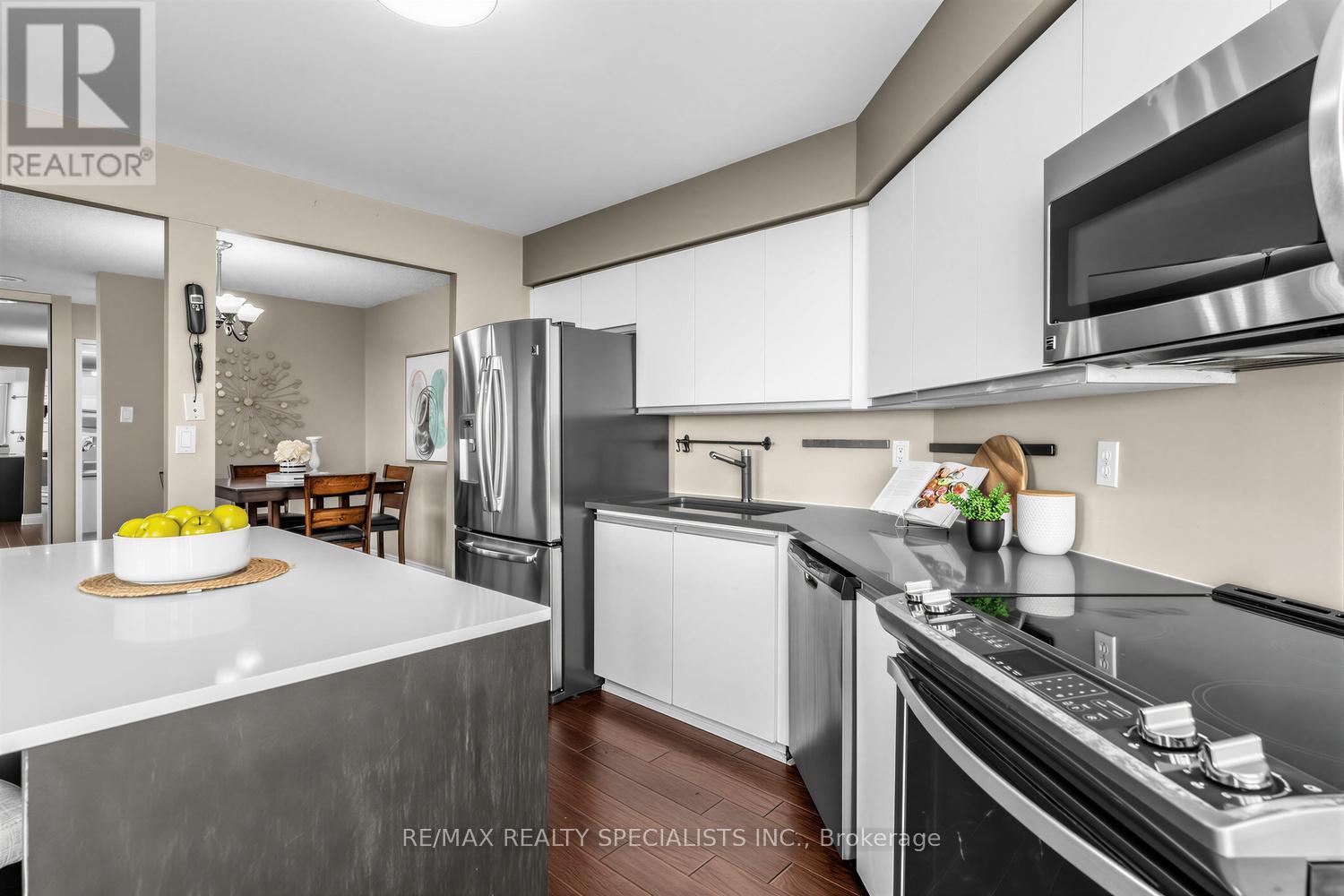 1006 - 10 Laurelcrest Street, Brampton, Ontario  L6S 5Y3 - Photo 9 - W13492178
