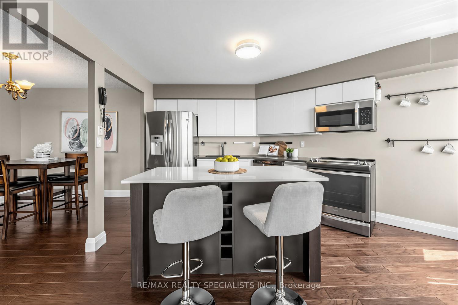1006 - 10 Laurelcrest Street, Brampton, Ontario  L6S 5Y3 - Photo 6 - W13492178