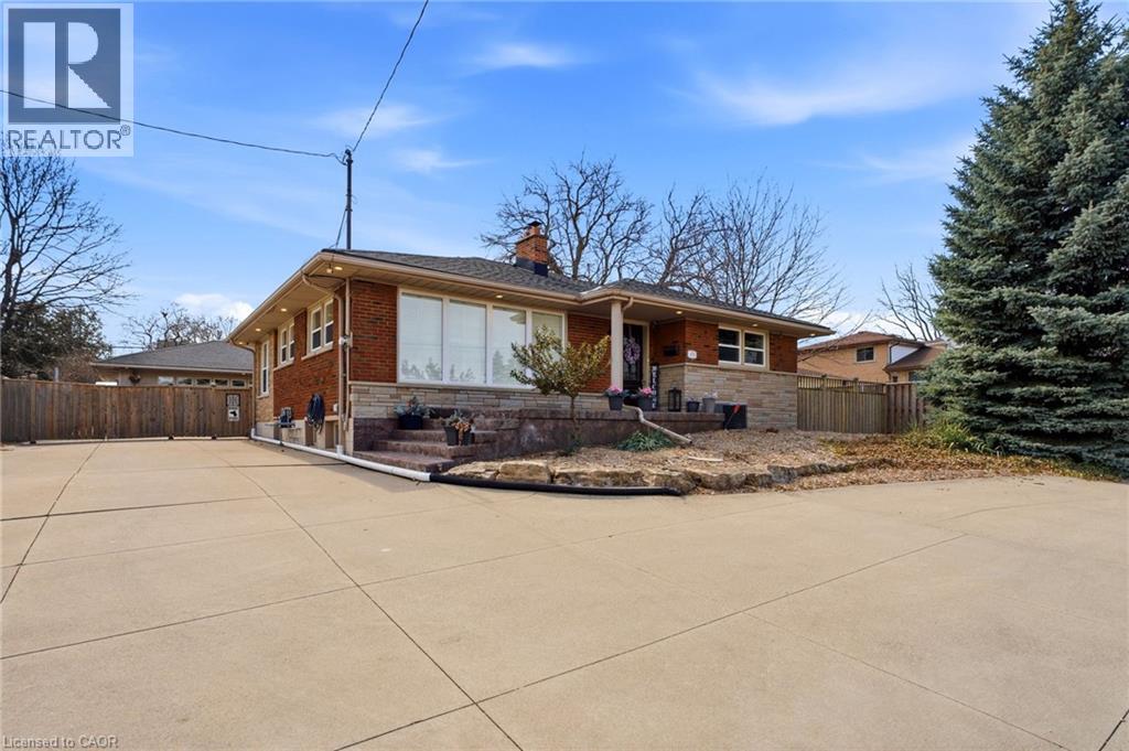 473 Mohawk Road W, Hamilton, Ontario  L9C 1X3 - Photo 2 - 40844953