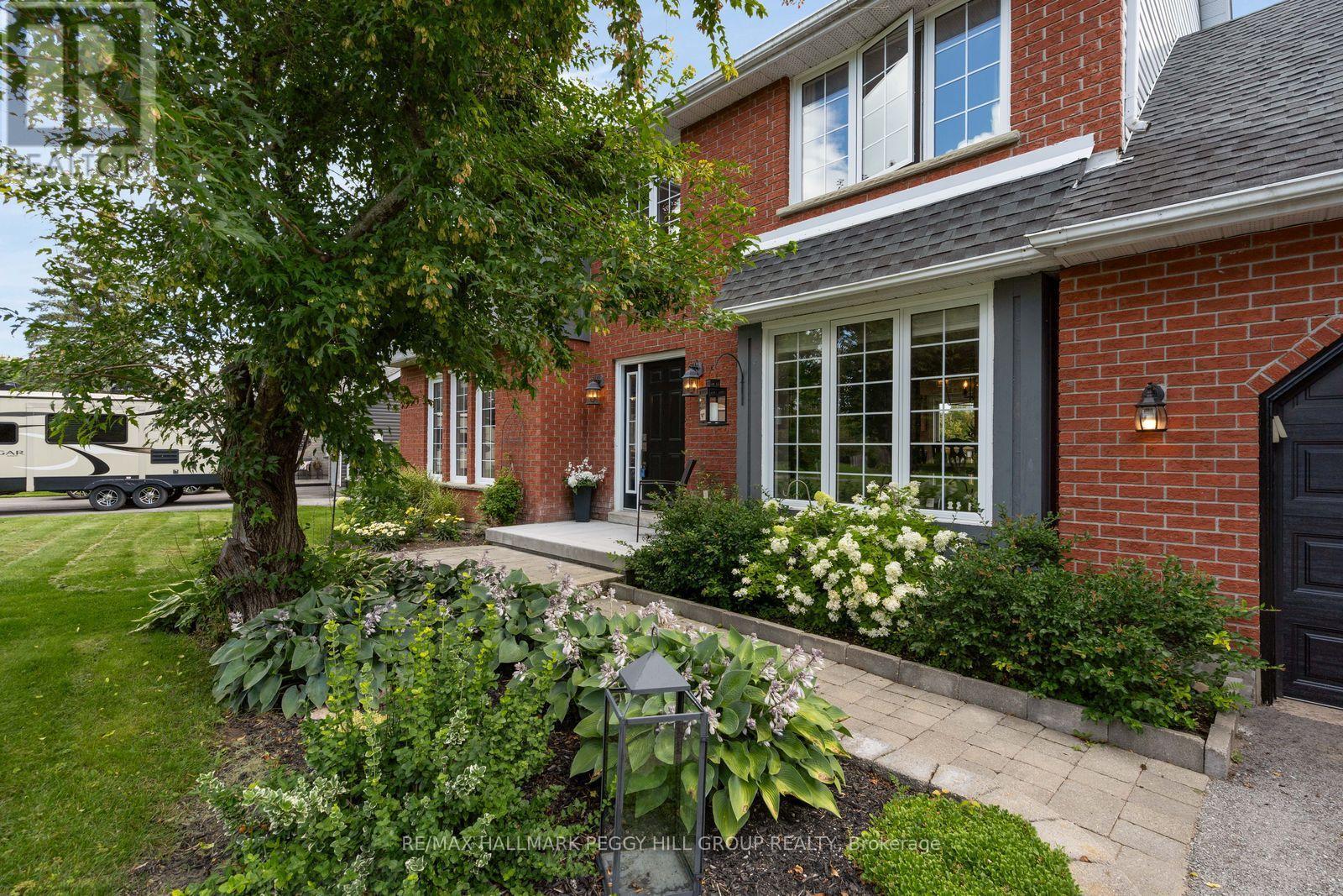 39 Howard Drive, Oro-Medonte, Ontario  L0L 2E0 - Photo 3 - S13695296