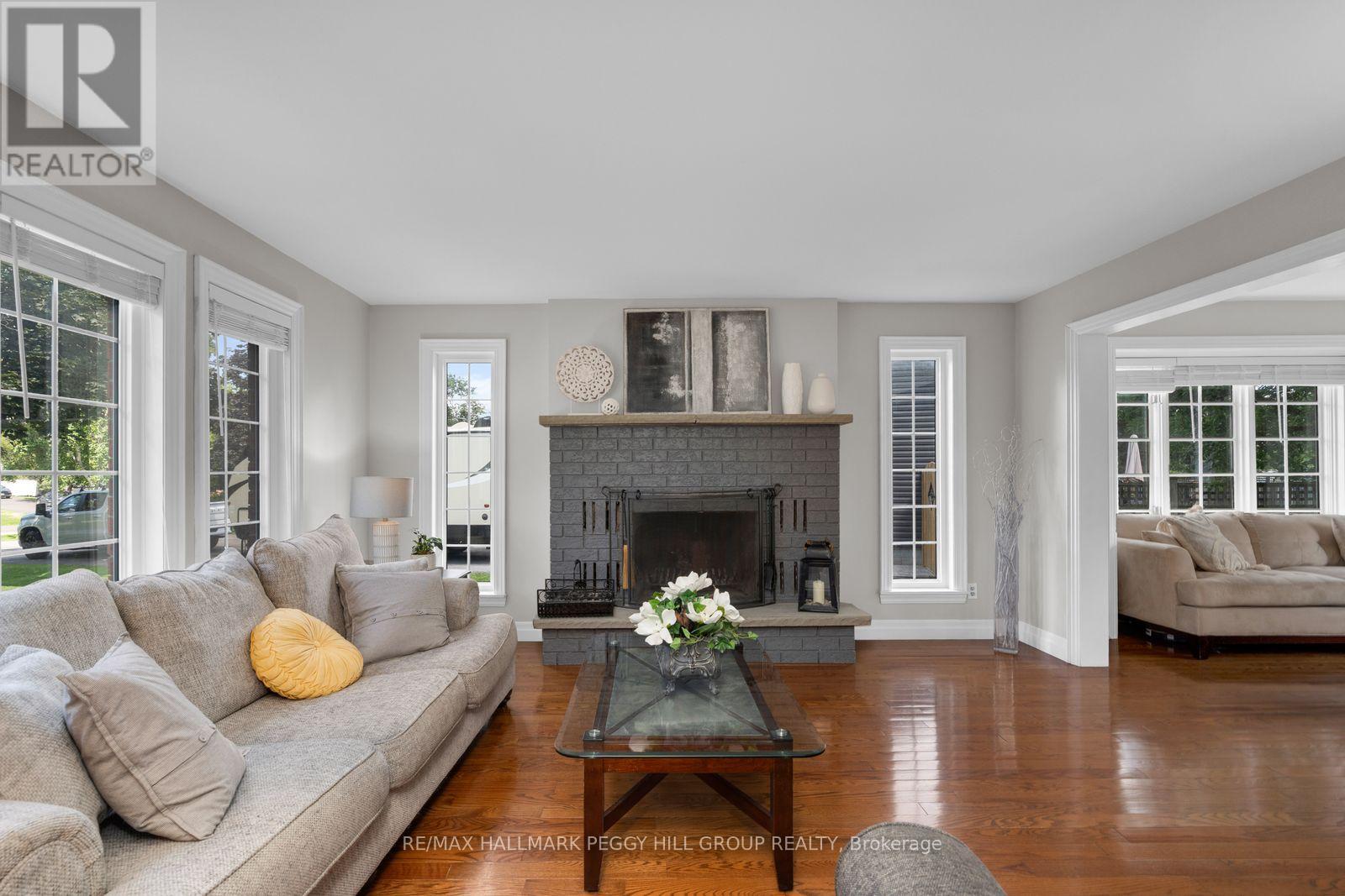 39 Howard Drive, Oro-Medonte, Ontario  L0L 2E0 - Photo 5 - S13695296