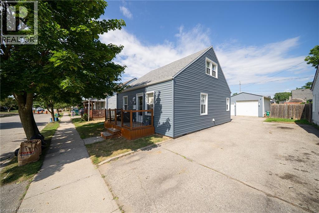 77 Eighth Avenue, Brantford, Ontario  N3S 1C4 - Photo 4 - 40857105