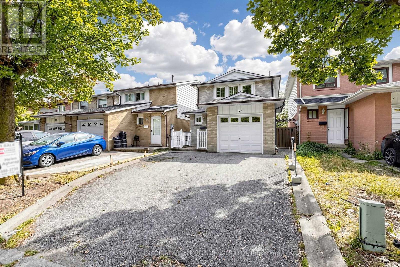 37 Woodsview Avenue, Toronto, Ontario  M9W 6B9 - Photo 2 - W13695052