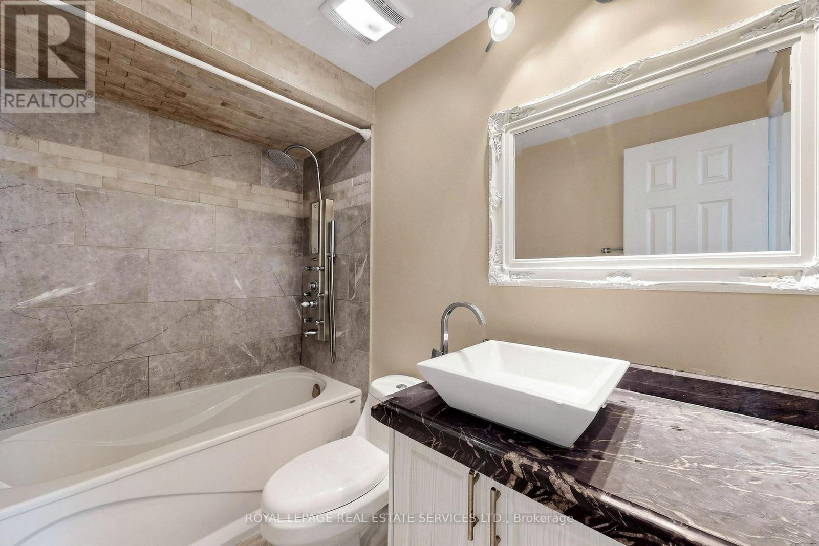 37 Woodsview Avenue, Toronto, Ontario  M9W 6B9 - Photo 38 - W13695052