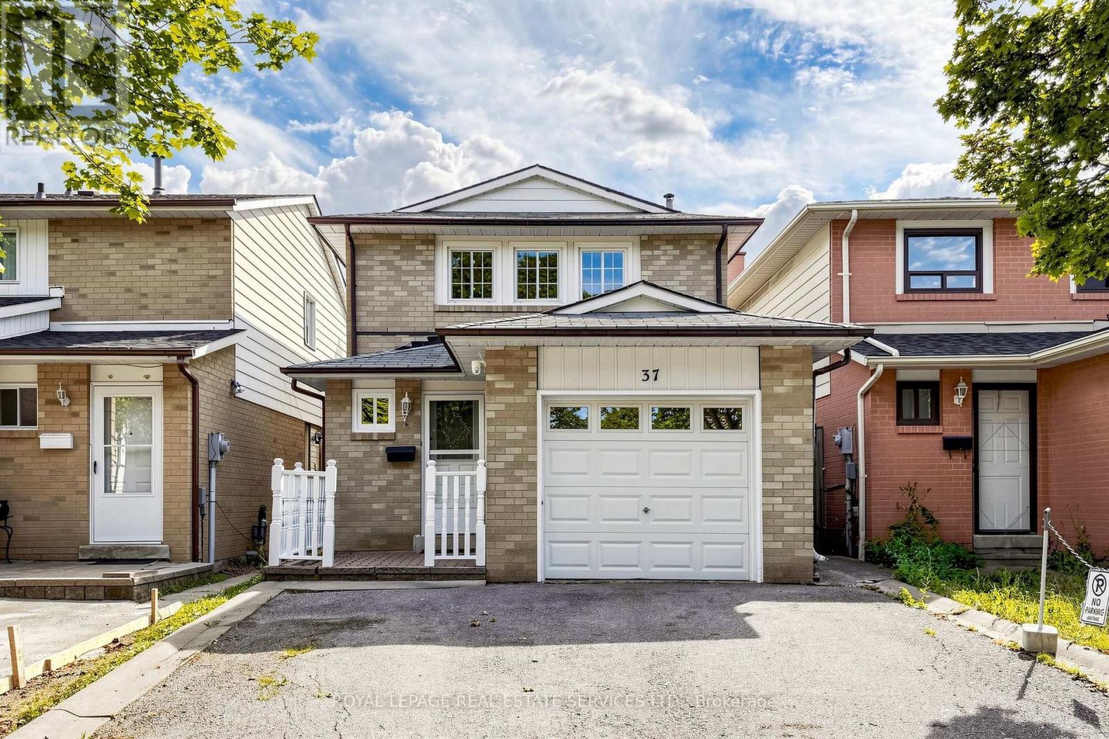 37 Woodsview Avenue, Toronto, Ontario  M9W 6B9 - Photo 4 - W13695052