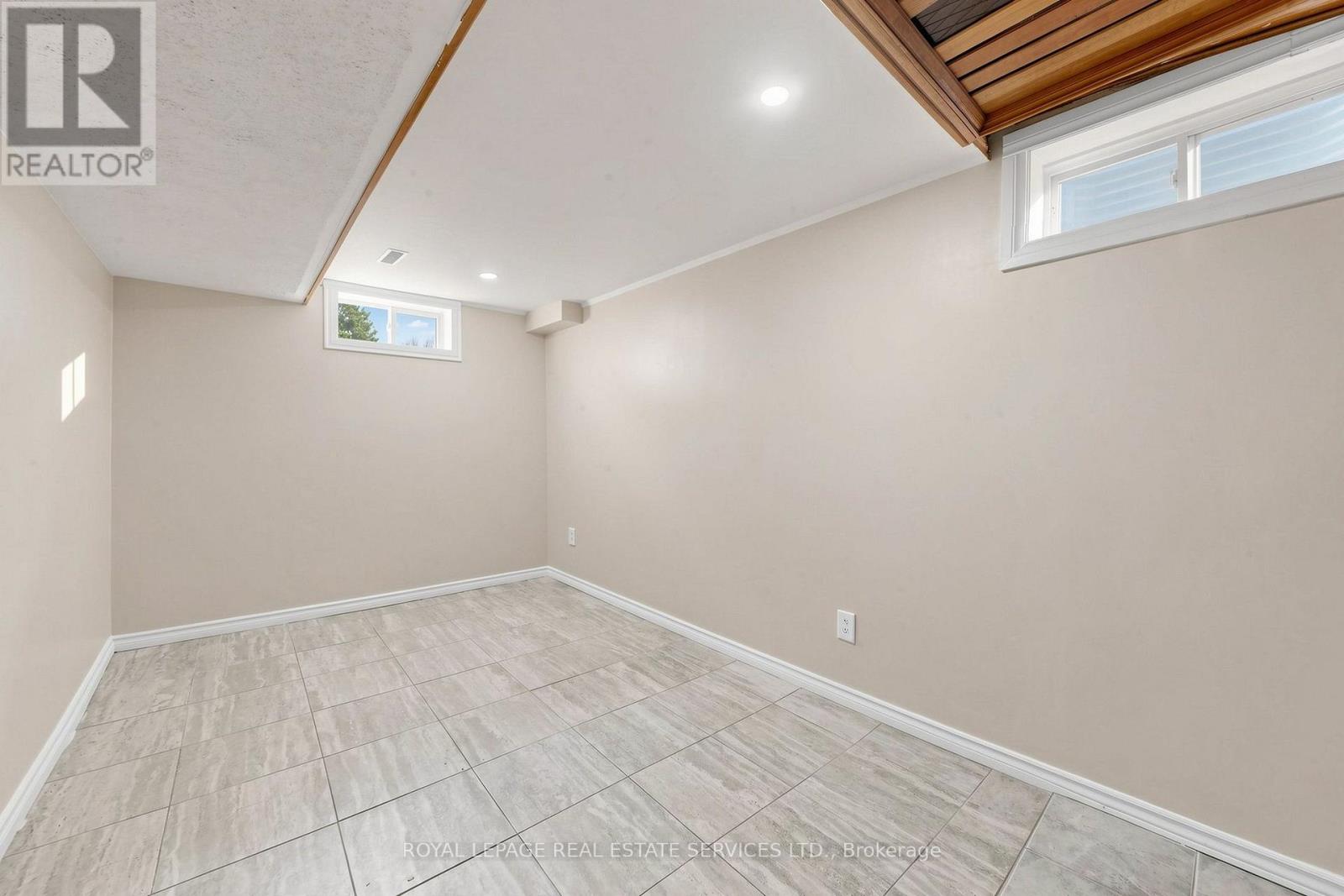 37 Woodsview Avenue, Toronto, Ontario  M9W 6B9 - Photo 40 - W13695052