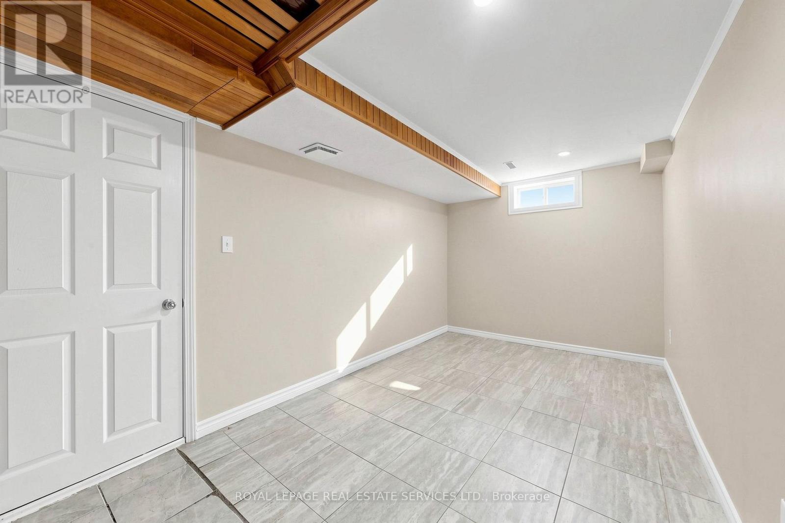 37 Woodsview Avenue, Toronto, Ontario  M9W 6B9 - Photo 42 - W13695052