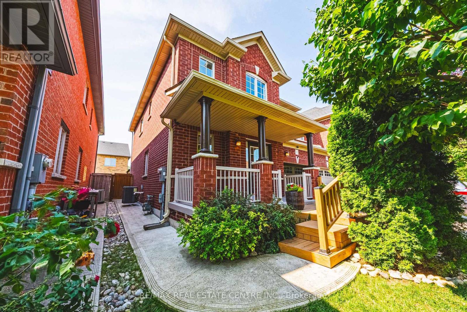 141 Lavery Heights, Milton, Ontario  L9T 0V4 - Photo 3 - W13695072