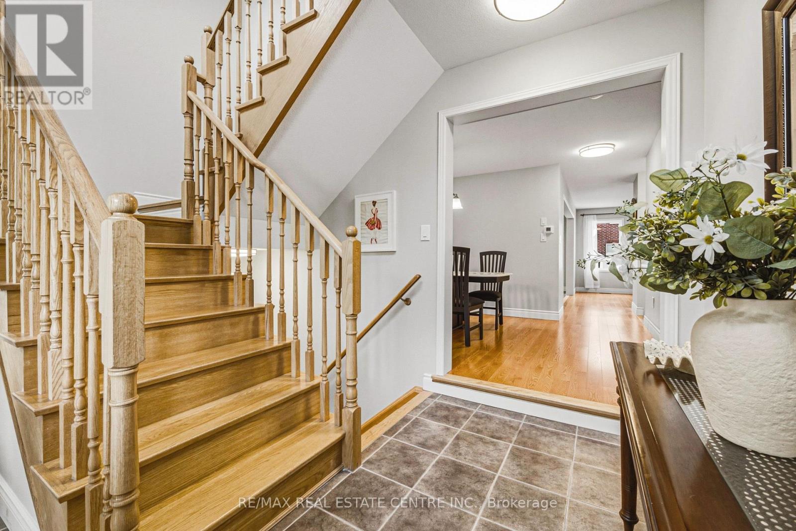 141 Lavery Heights, Milton, Ontario  L9T 0V4 - Photo 5 - W13695072