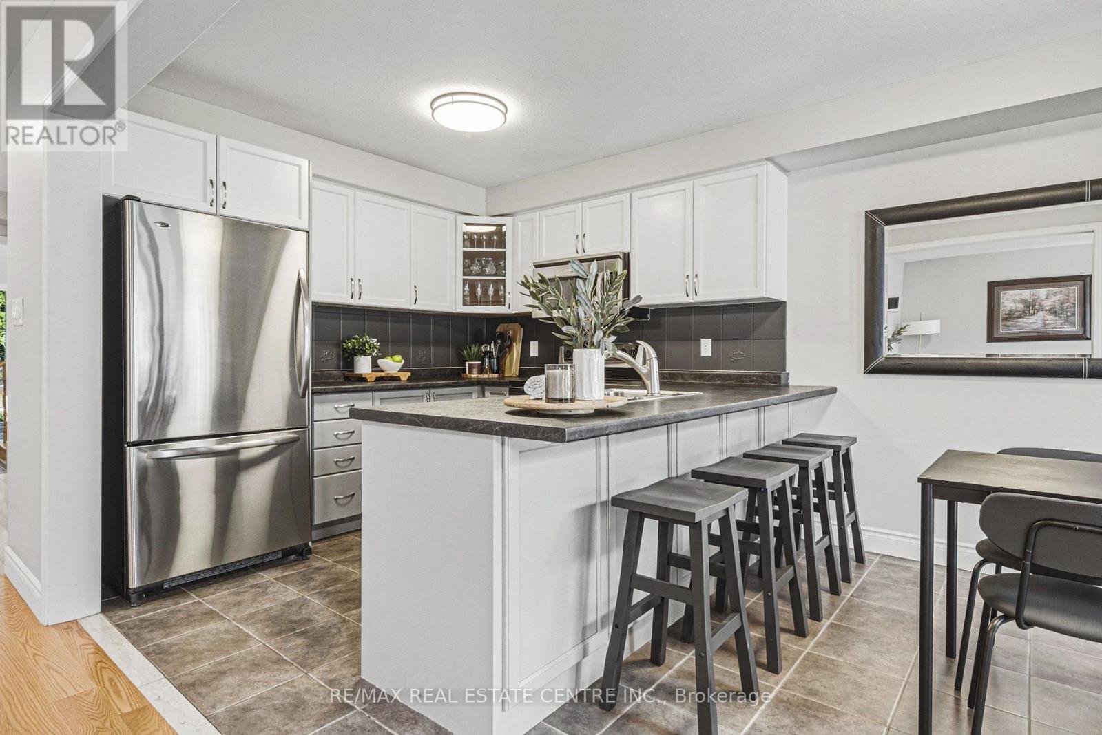 141 Lavery Heights, Milton, Ontario  L9T 0V4 - Photo 7 - W13695072