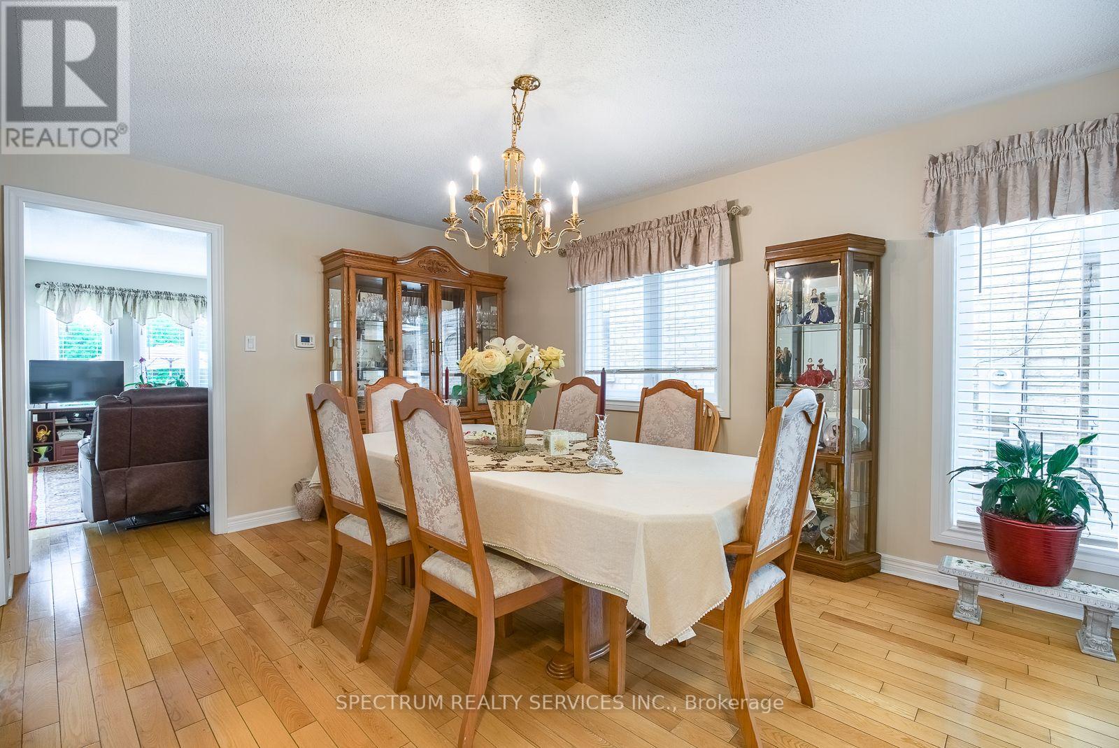8 Sweet Briar Lane, Brampton, Ontario  L6Z 4V3 - Photo 15 - W13695080