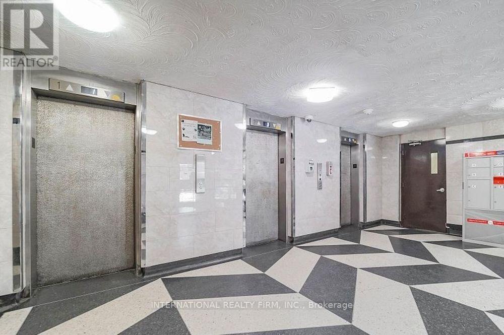1111 - 50 Lotherton Pathway, Toronto, Ontario  M6B 2G8 - Photo 18 - W13695094