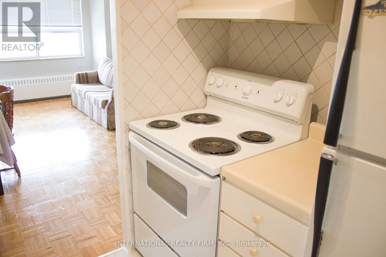1111 - 50 Lotherton Pathway, Toronto, Ontario  M6B 2G8 - Photo 9 - W13695094