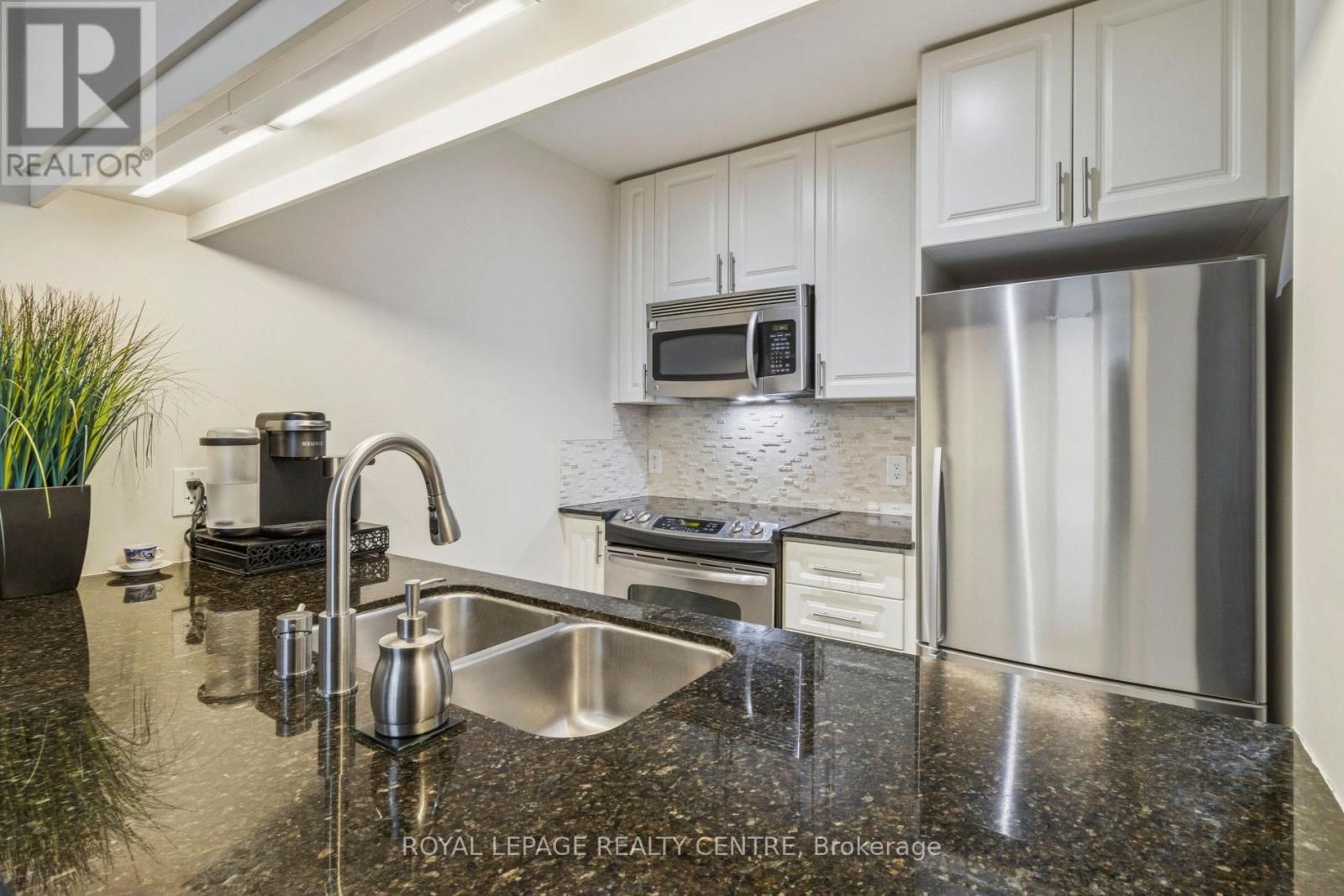 1503 - 1055 Southdown Road, Mississauga, Ontario  L5J 0A3 - Photo 14 - W13695116
