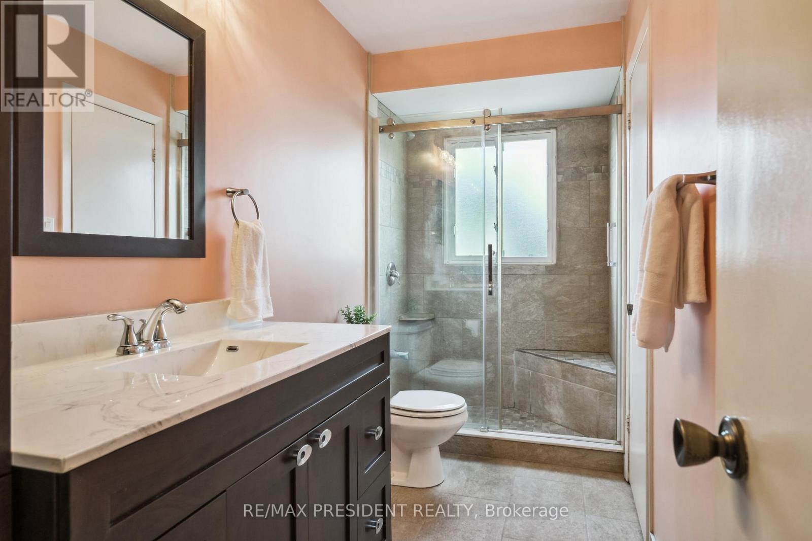 384 Centre Street N, Brampton, Ontario  L6V 3L6 - Photo 22 - W13695120