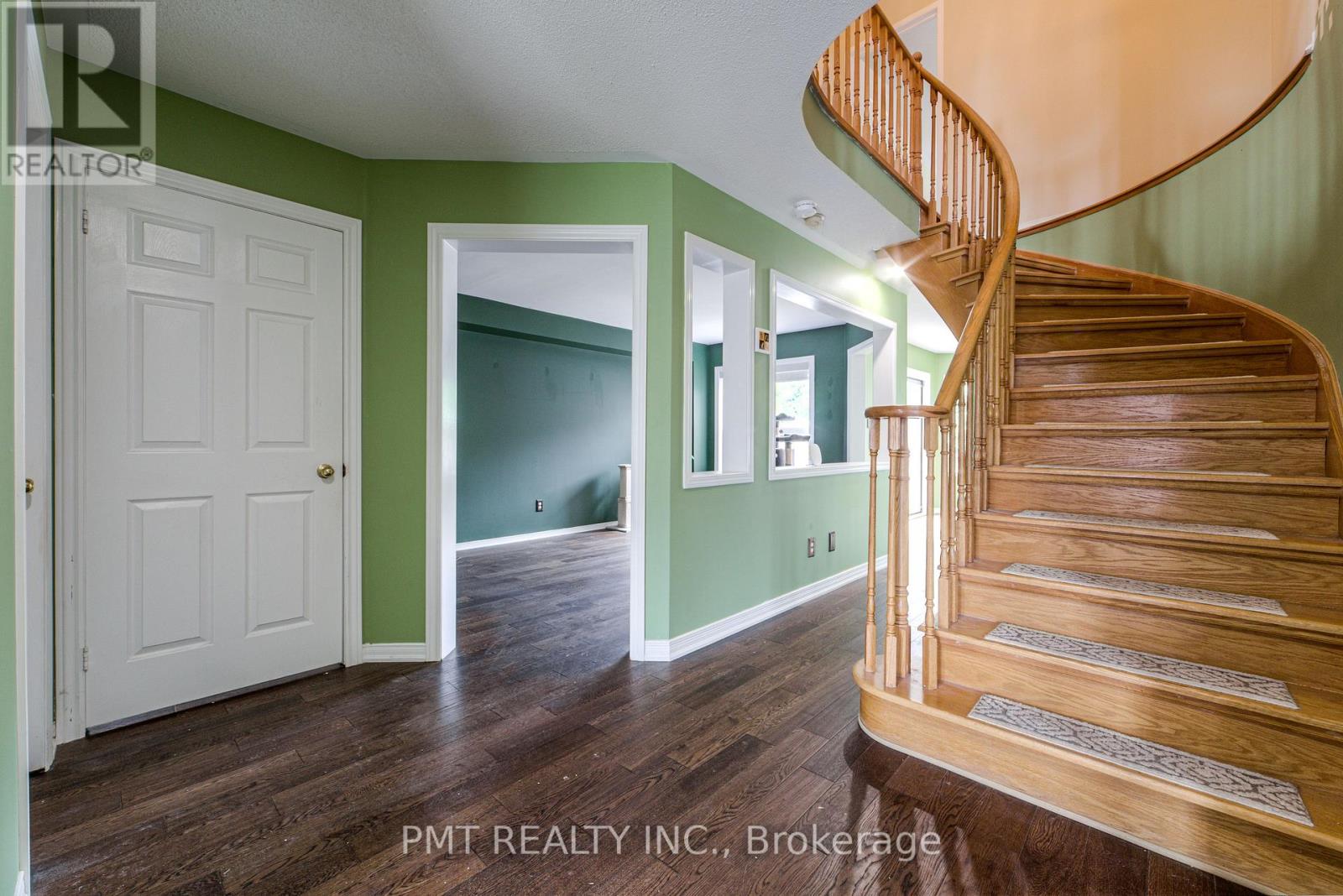 6364 Alderwood Trail, Mississauga, Ontario  L5N 6X1 - Photo 4 - W13695126