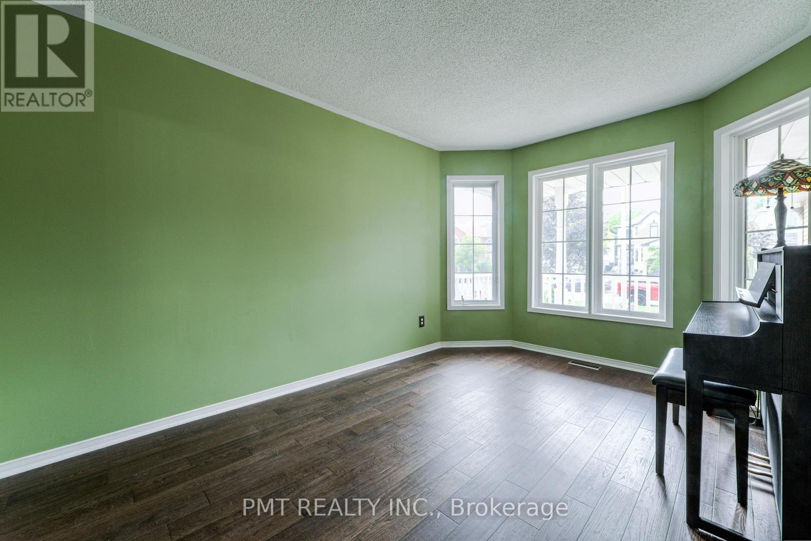 6364 Alderwood Trail, Mississauga, Ontario  L5N 6X1 - Photo 9 - W13695126