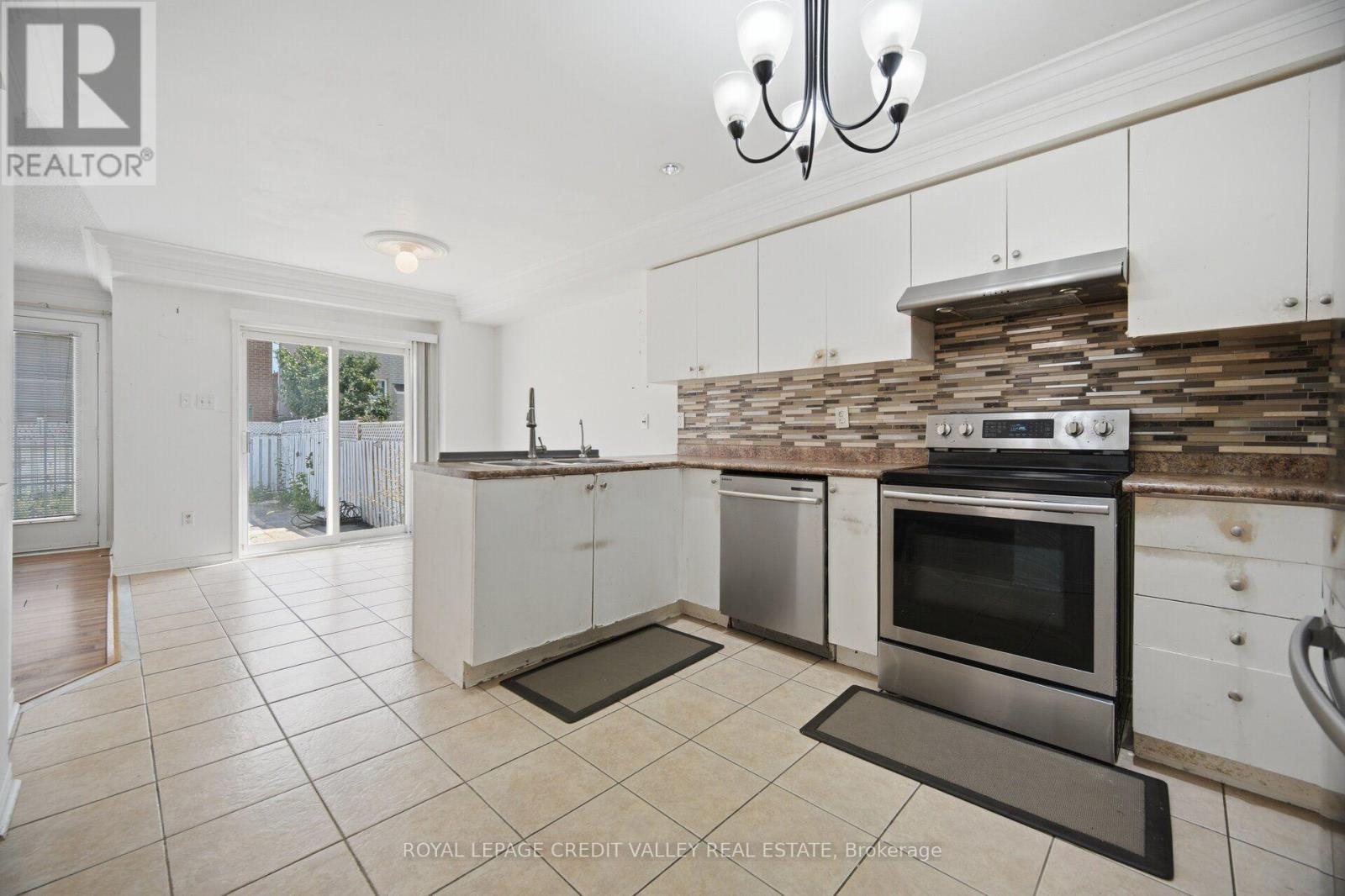 31 Capistro Street, Brampton, Ontario  L7A 3H6 - Photo 15 - W13695150
