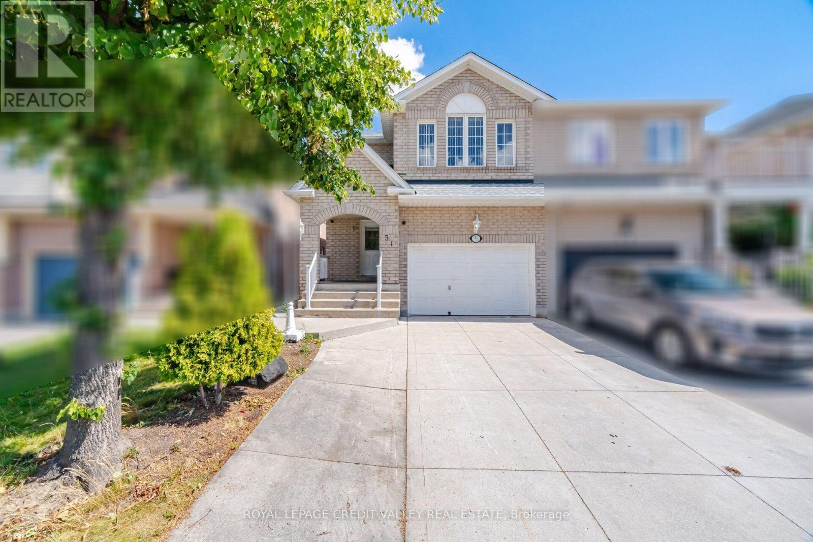 31 Capistro Street, Brampton, Ontario  L7A 3H6 - Photo 2 - W13695150