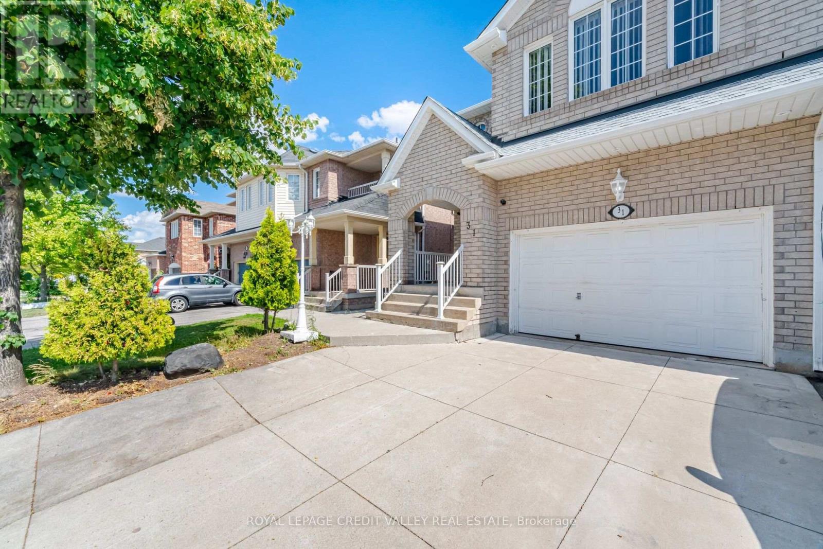 31 Capistro Street, Brampton, Ontario  L7A 3H6 - Photo 3 - W13695150