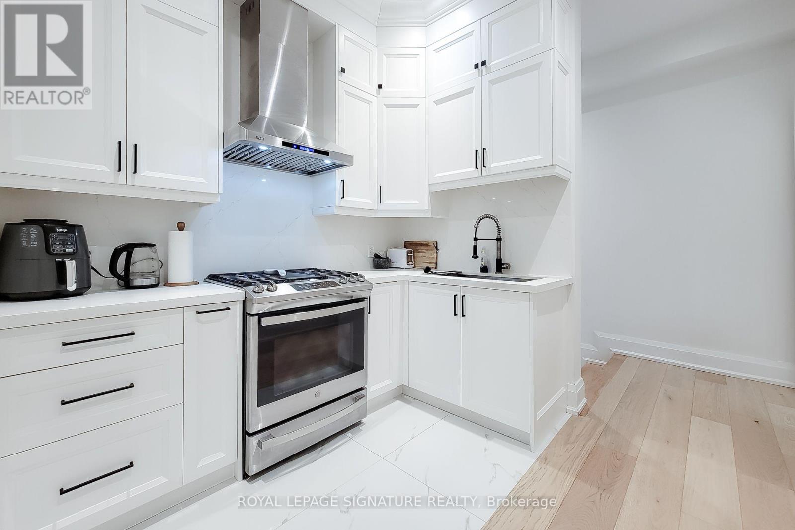 518 Sherin Drive, Oakville, Ontario  L6L 4J8 - Photo 11 - W13695240