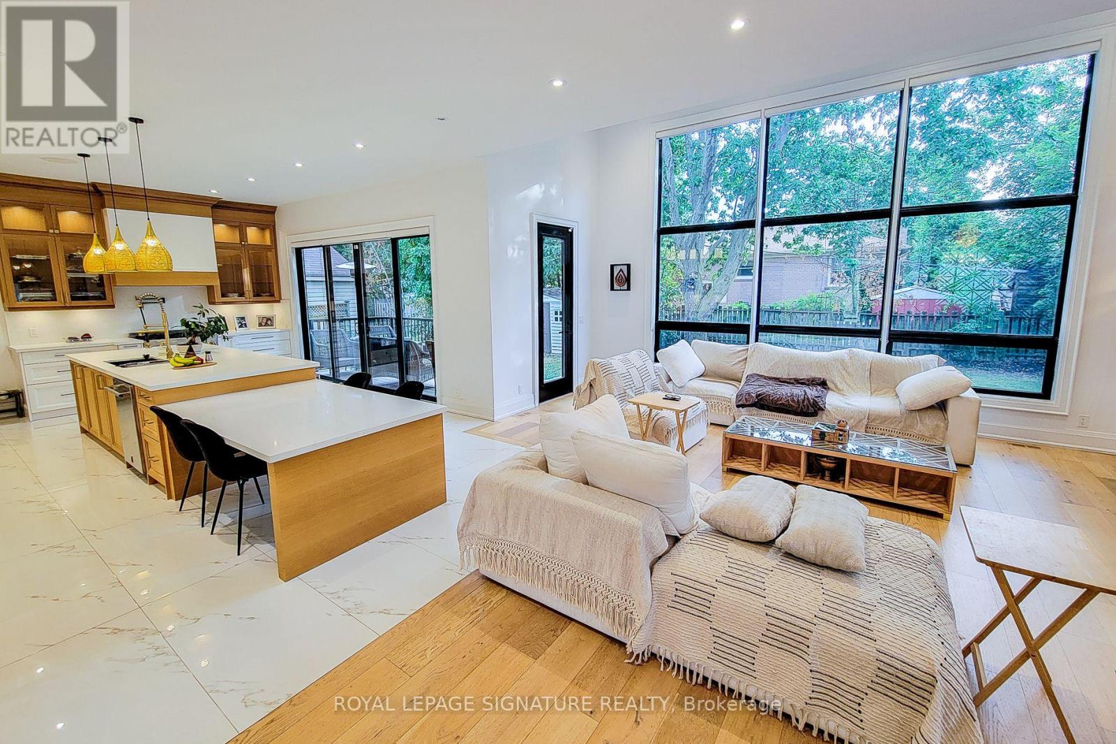 518 Sherin Drive, Oakville, Ontario  L6L 4J8 - Photo 6 - W13695240